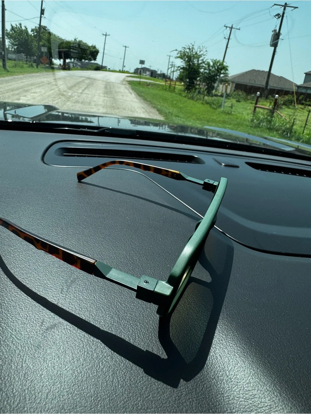 Savara shades